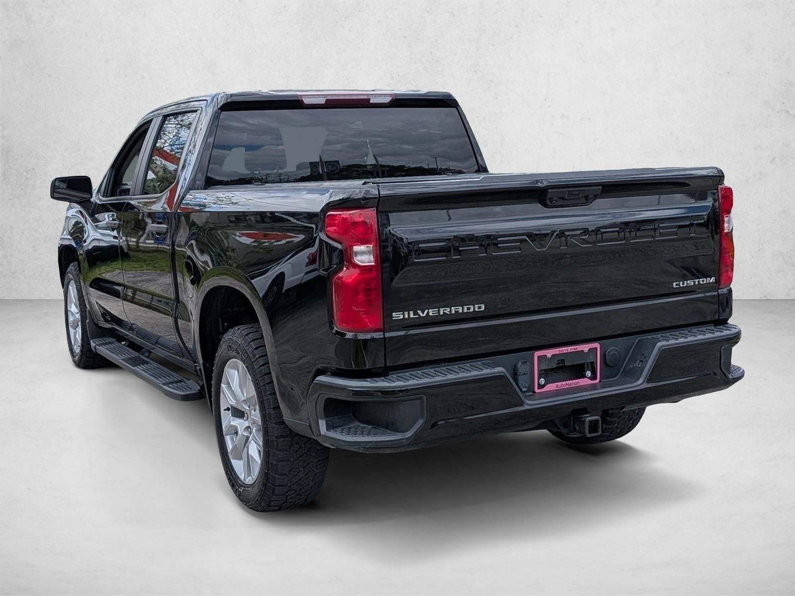 2022 Chevrolet Silverado 1500 Crew Cab Short Box 2-Wheel Drive Custom