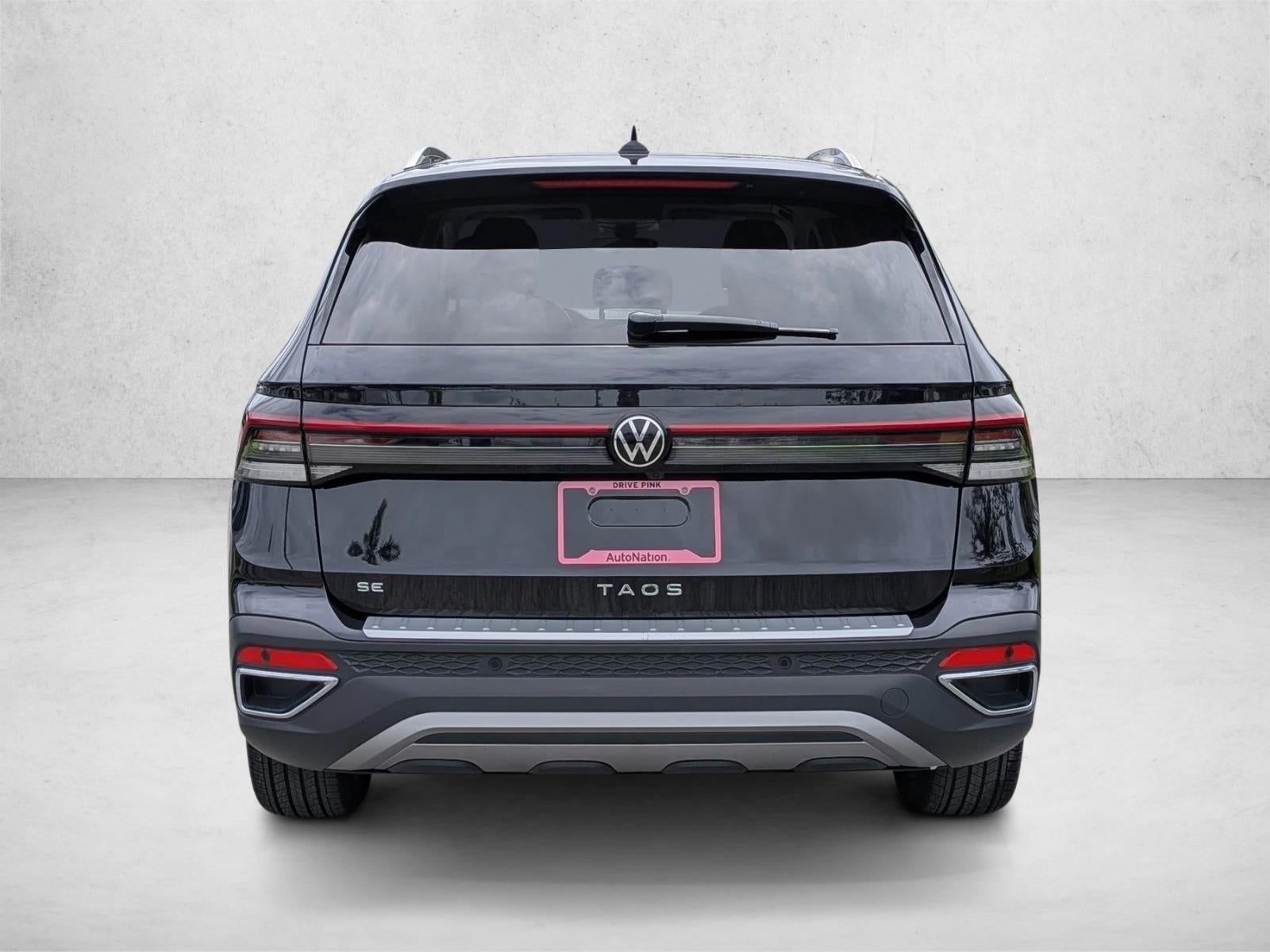 2025 Volkswagen Taos SE FWD