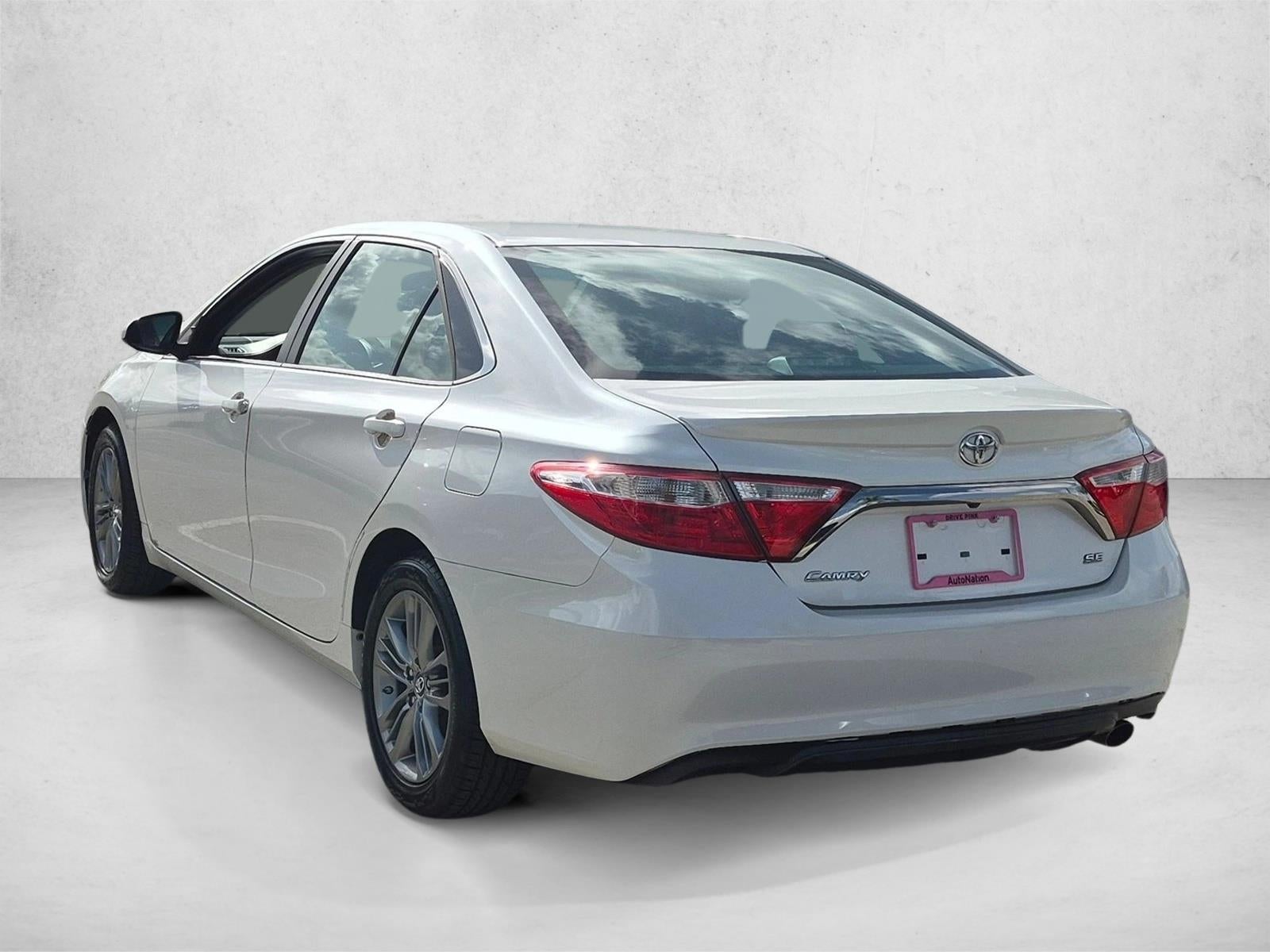 2015 Toyota Camry 4dr Sdn I4 Auto SE (SE)