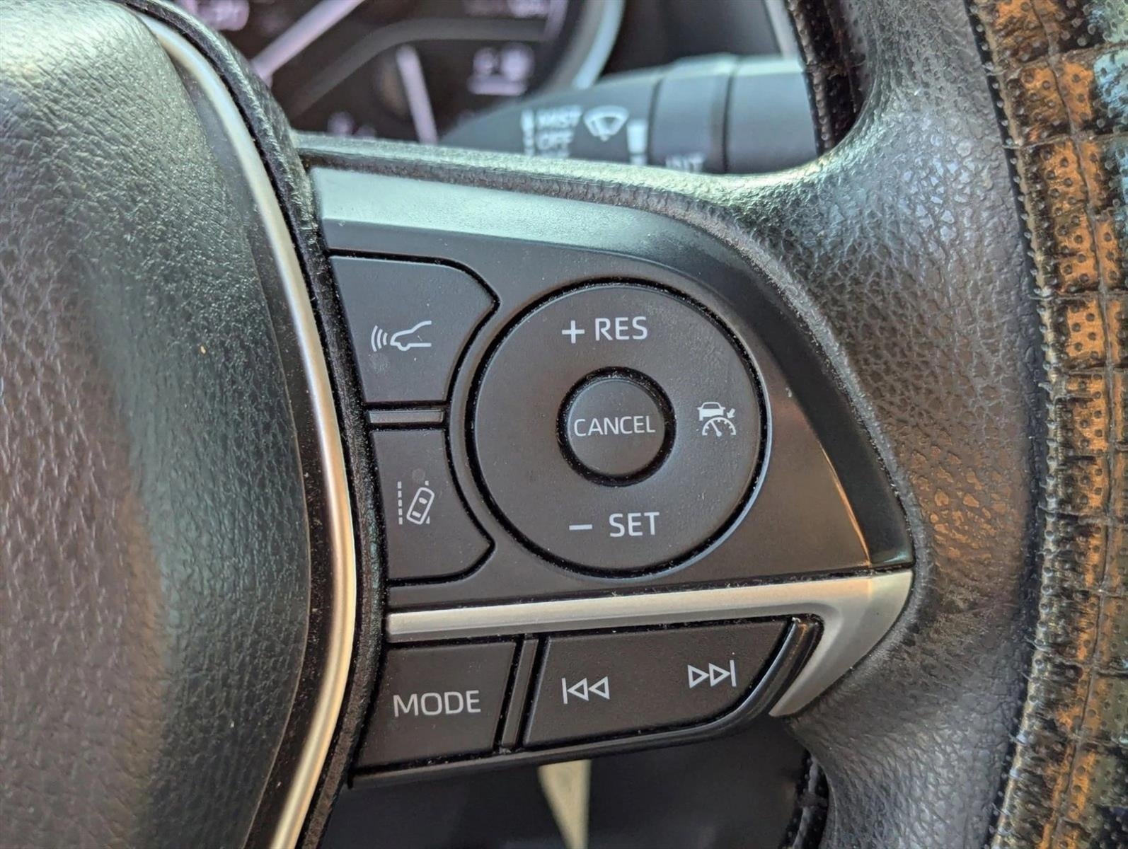 2023 Toyota Camry LE Auto (SE)