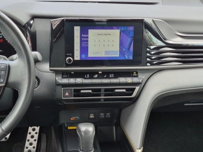 2025 Toyota Camry SE (Natl)