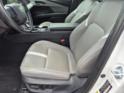 2025 Toyota Camry SE (Natl)
