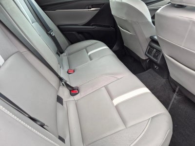 2025 Toyota Camry SE (Natl)