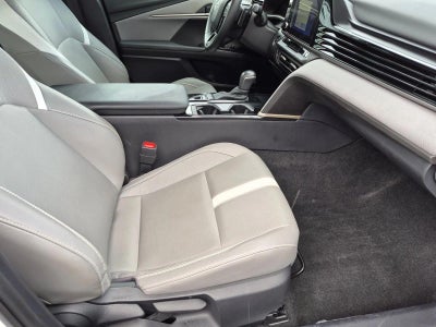2025 Toyota Camry SE (Natl)