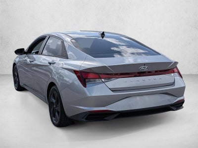 2022 Hyundai ELANTRA SEL IVT