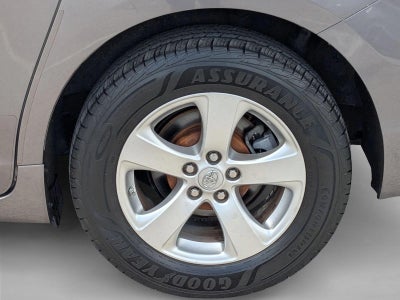 2017 Toyota Sienna LE FWD 8-Passenger (Natl)