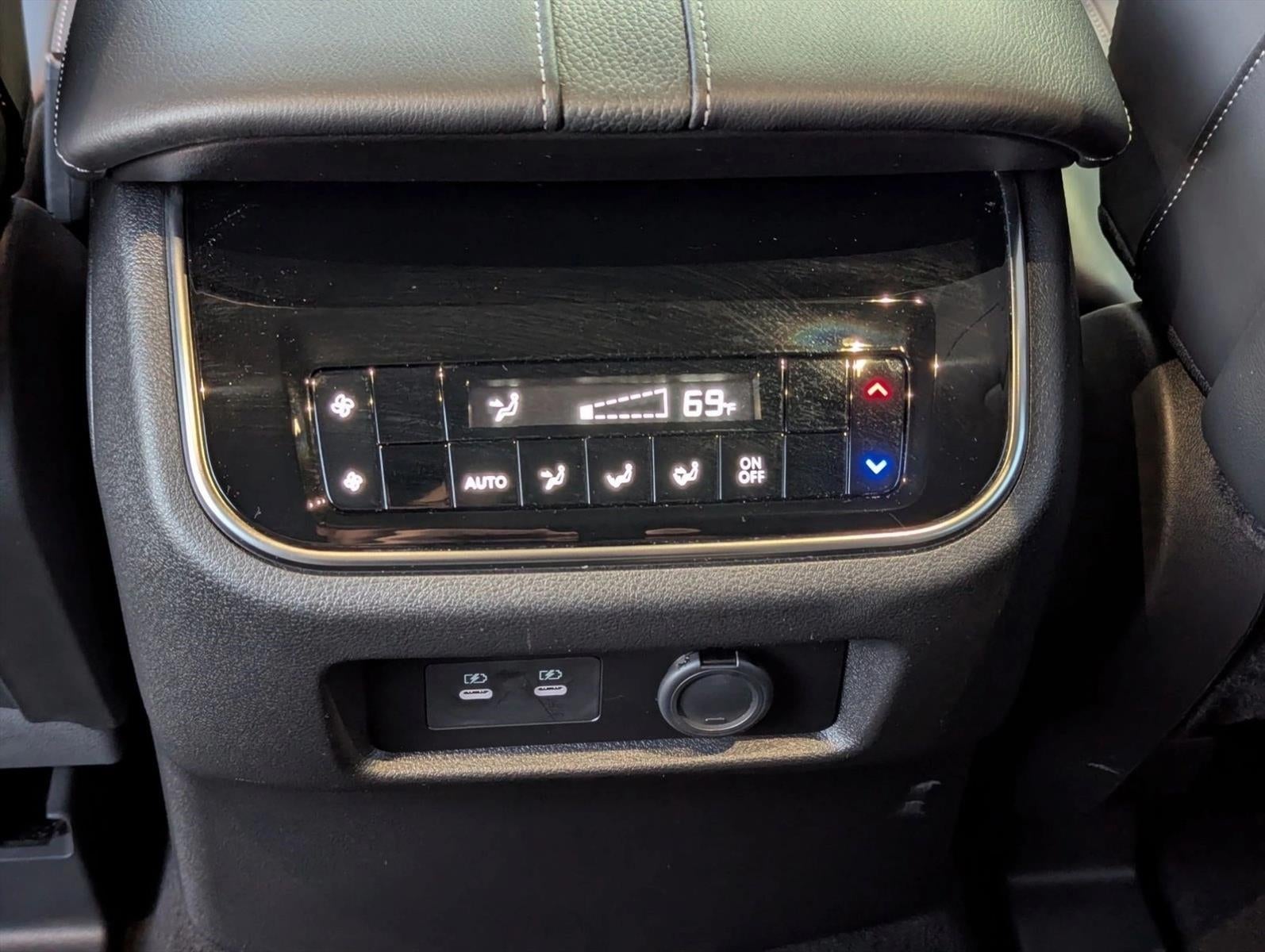 2025 Nissan Armada 4x2 SV