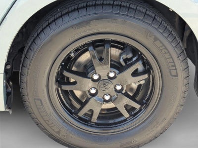 2015 Toyota Prius 5dr HB Two (SE)