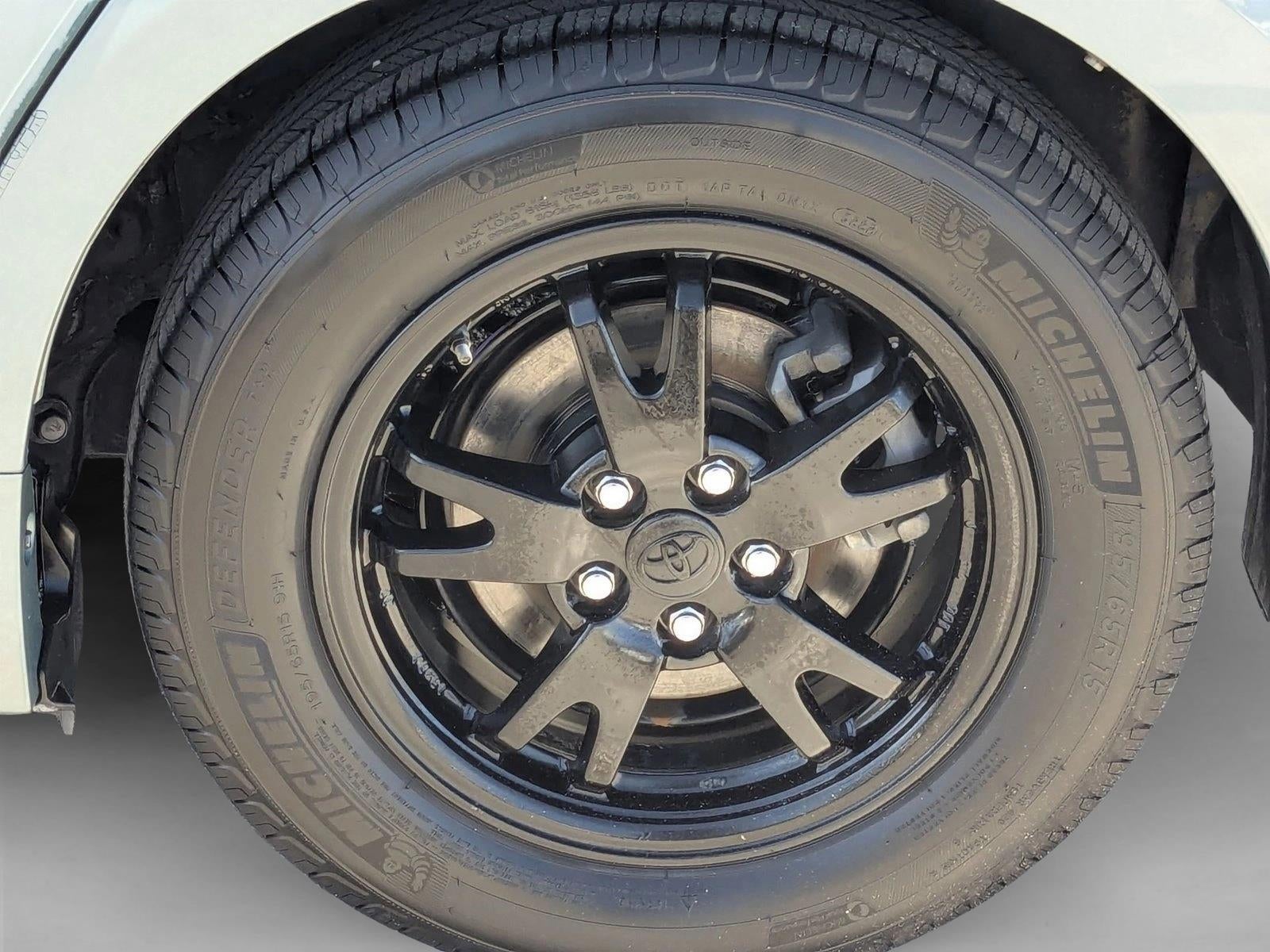 2015 Toyota Prius 5dr HB Two (SE)