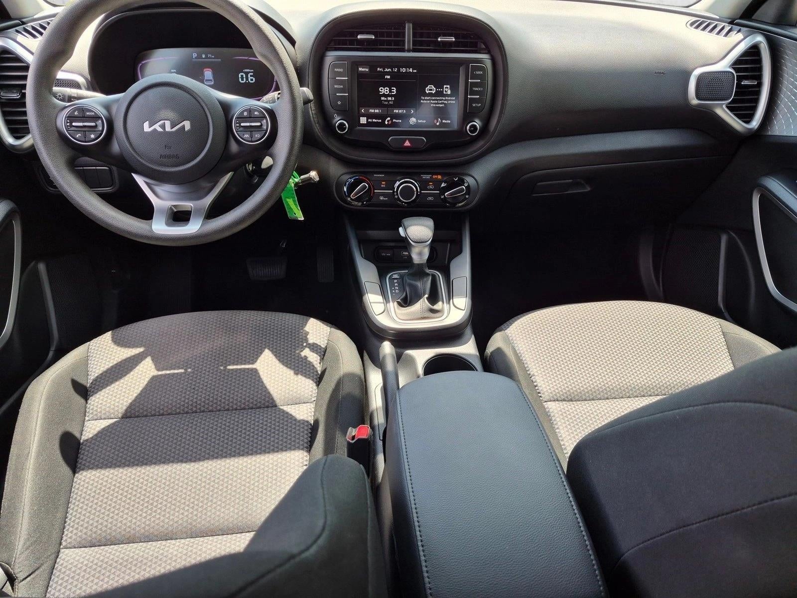 2024 Kia Soul LX IVT