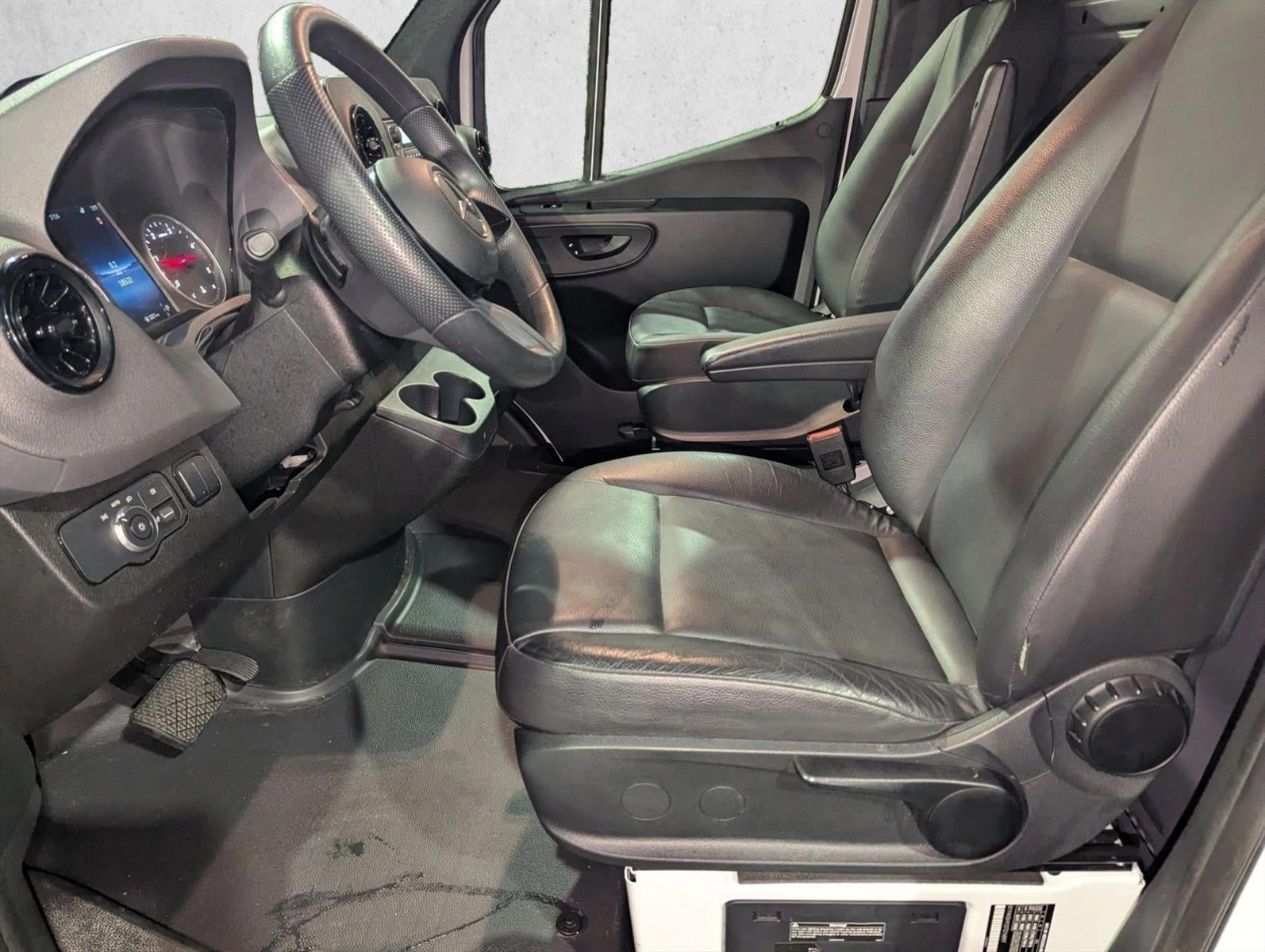 2025 Mercedes-Benz Sprinter Cargo Van 2500 Standard Roof I4 Diesel 144" RWD