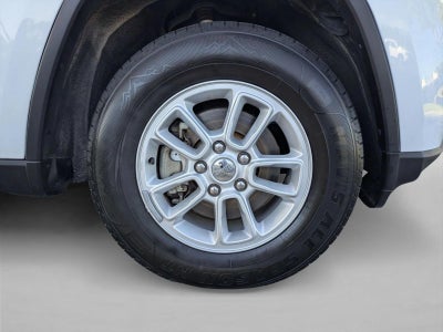 2019 Jeep Grand Cherokee Laredo E 4x2