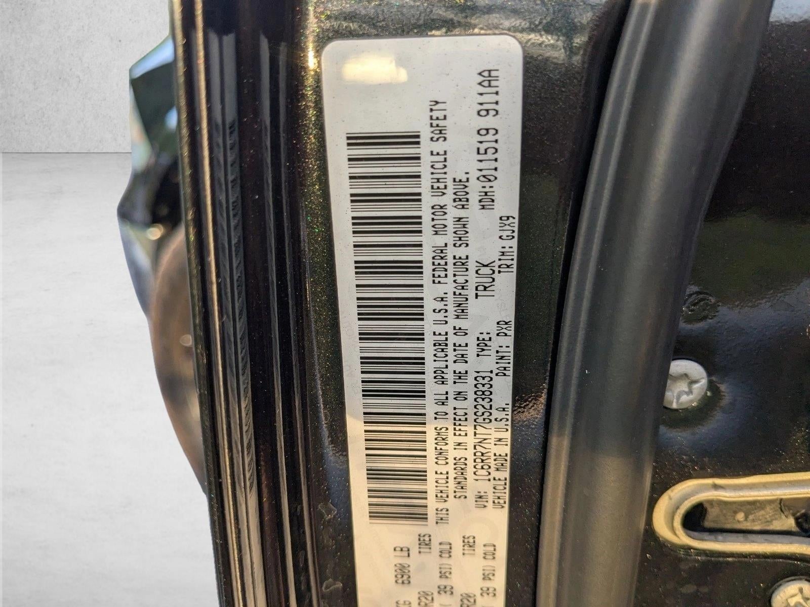 2016 RAM 1500 4WD Crew Cab 5.7 Ft Box Laramie