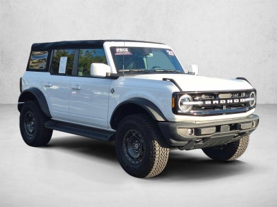2025 Ford Bronco Outer Banks 4 Door 4x4