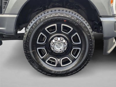 2023 Ford Super Duty F-250 SRW LARIAT 4WD Crew Cab 6.75' Box