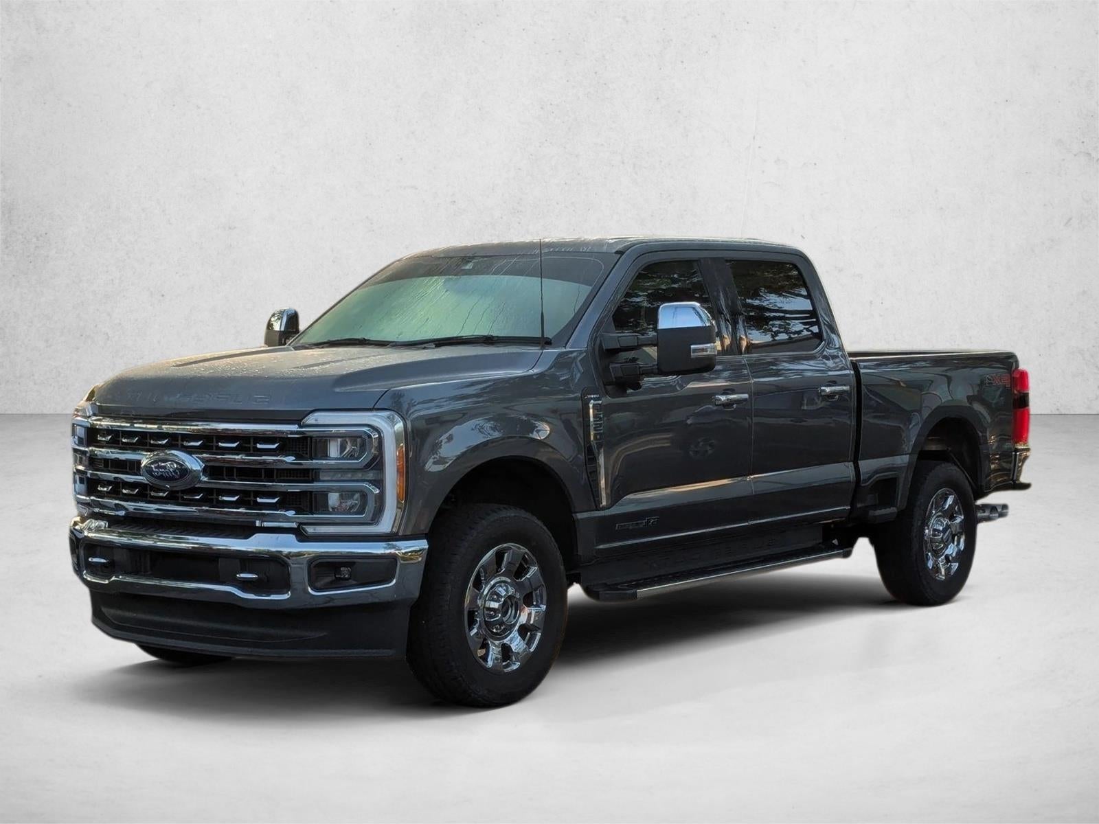 2023 Ford Super Duty F-250 SRW LARIAT 4WD Crew Cab 6.75' Box