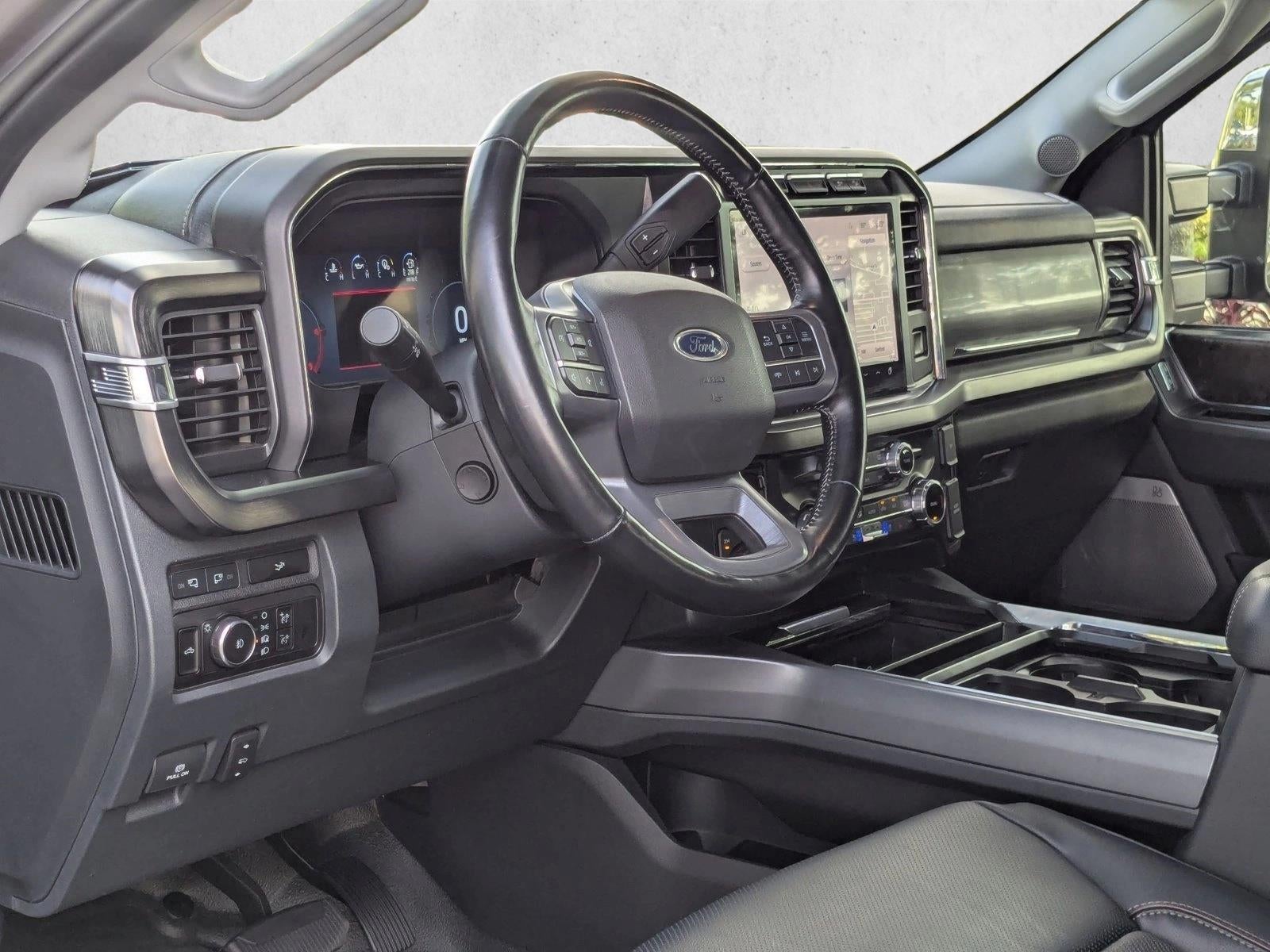 2023 Ford Super Duty F-250 SRW LARIAT 4WD Crew Cab 6.75' Box