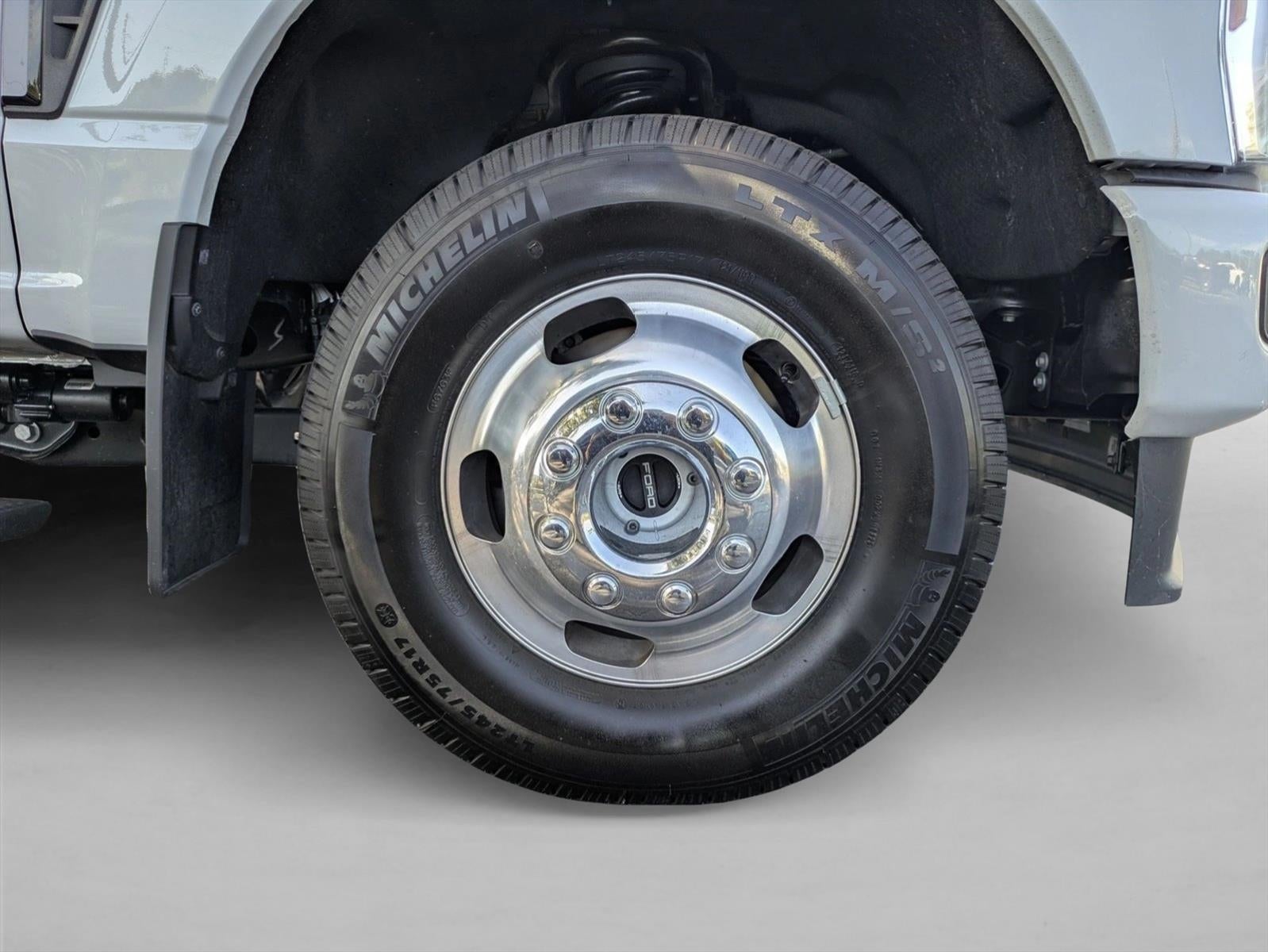 2026 Ford Super Duty F-350 DRW Platinum 4WD Crew Cab 8' Box