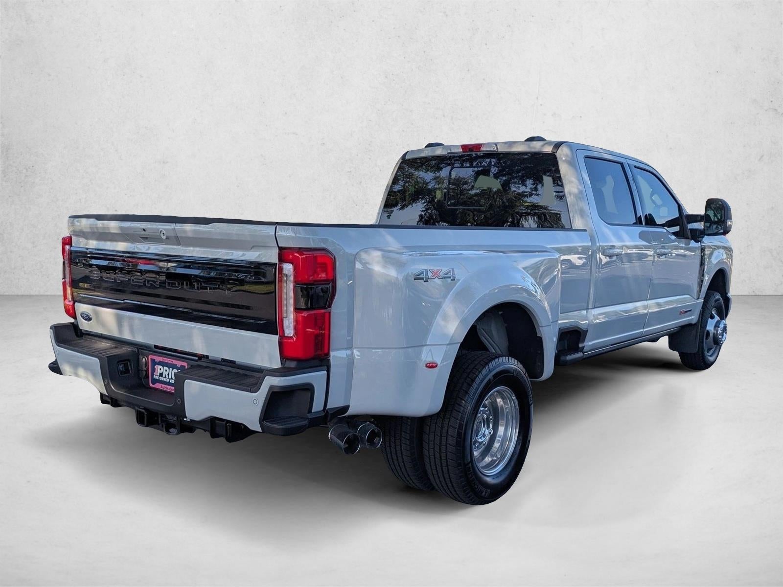 2026 Ford Super Duty F-350 DRW Platinum 4WD Crew Cab 8' Box