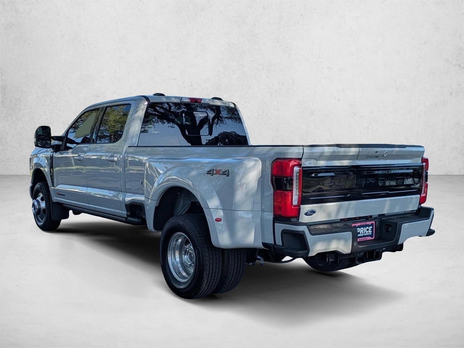 2026 Ford Super Duty F-350 DRW Platinum 4WD Crew Cab 8' Box