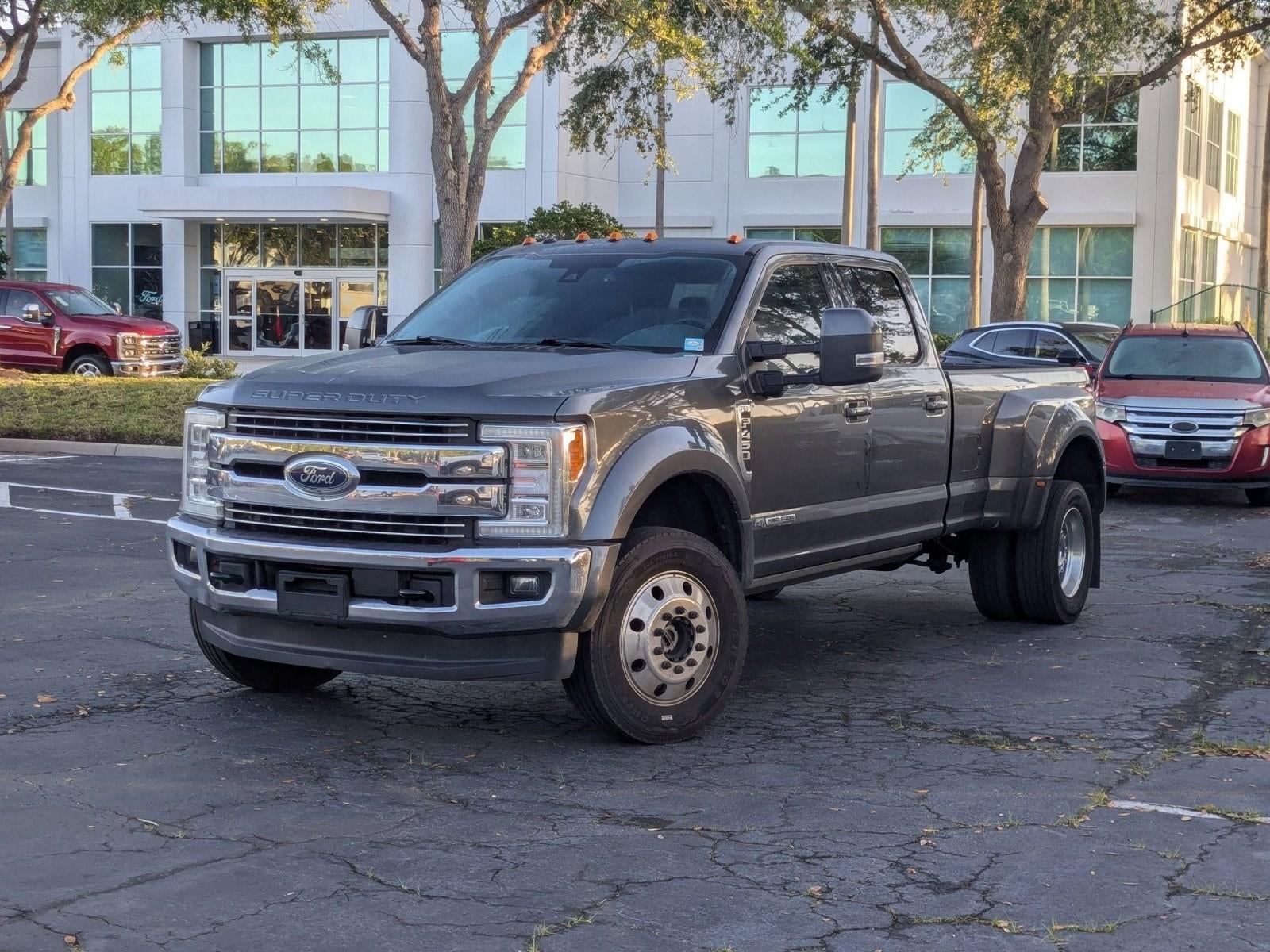 2017 Ford Super Duty F-450 DRW Lariat 4WD Crew Cab 8' Box