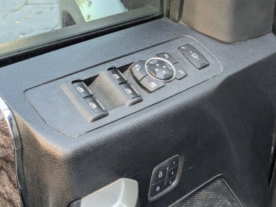 2017 Ford Super Duty F-450 DRW Lariat 4WD Crew Cab 8' Box