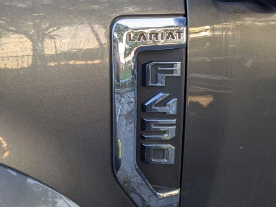 2017 Ford Super Duty F-450 DRW Lariat 4WD Crew Cab 8' Box