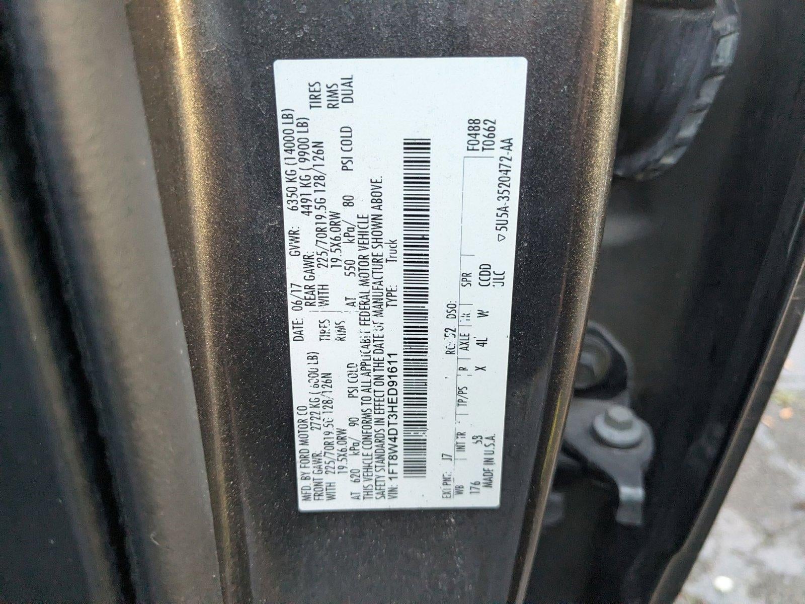 2017 Ford Super Duty F-450 DRW Lariat 4WD Crew Cab 8' Box