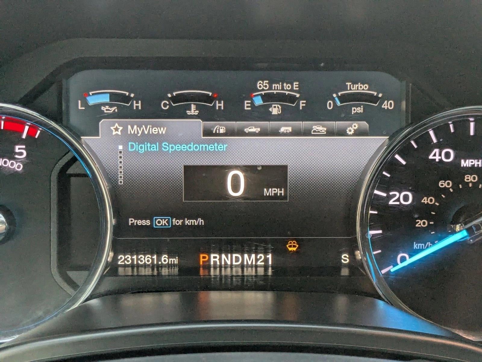 2017 Ford Super Duty F-450 DRW Lariat 4WD Crew Cab 8' Box