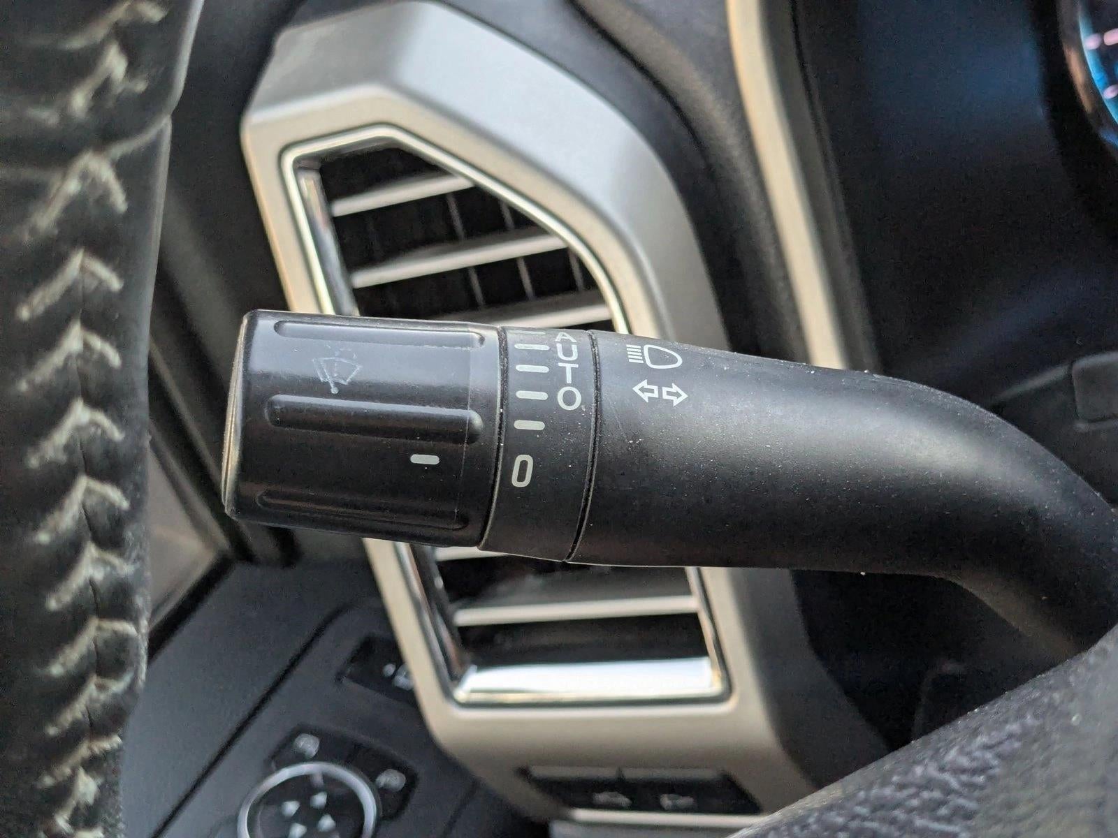 2017 Ford Super Duty F-450 DRW Lariat 4WD Crew Cab 8' Box