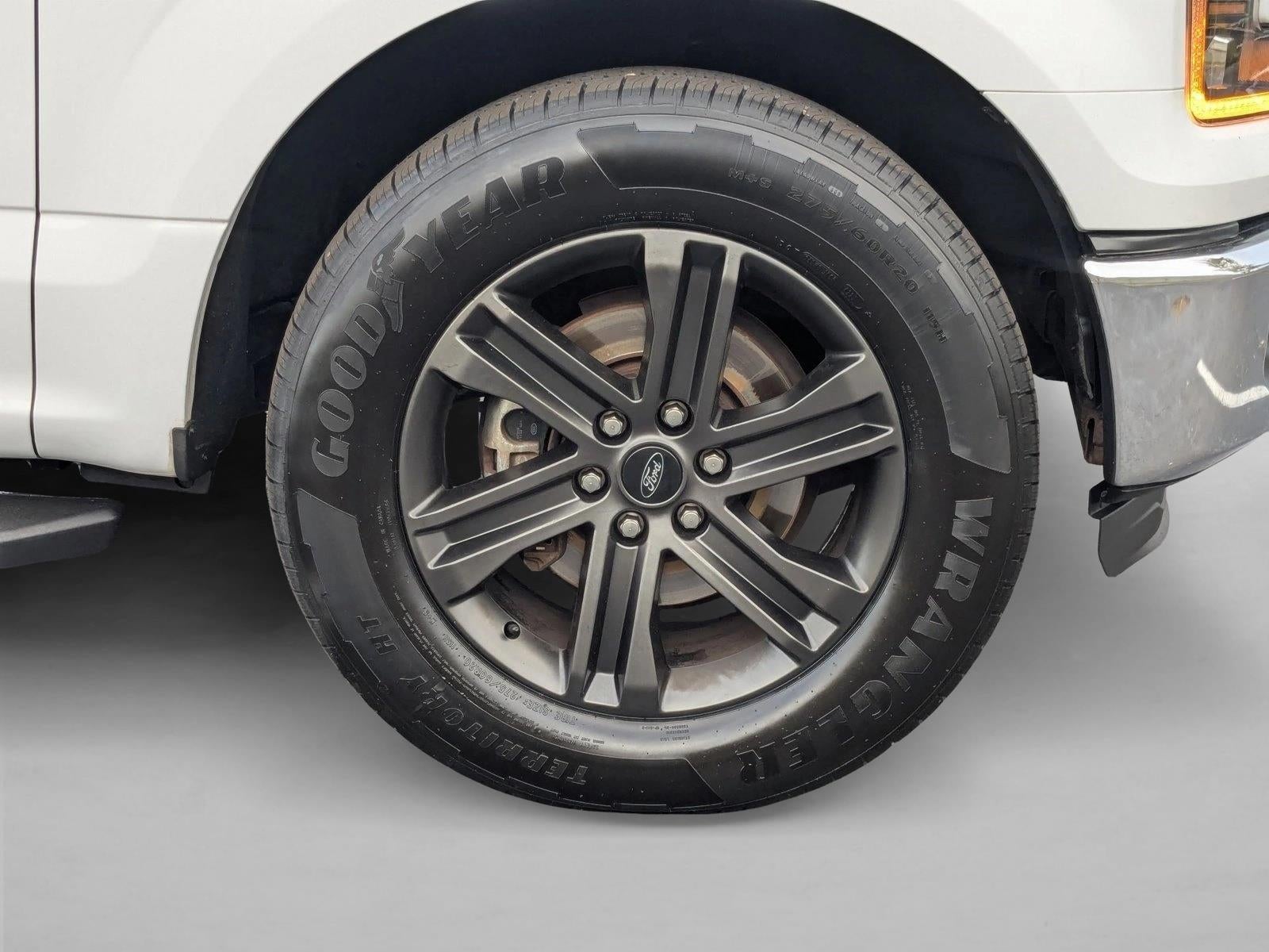 2015 Ford F-150 2WD SuperCrew 5-1/2 Ft Box XLT