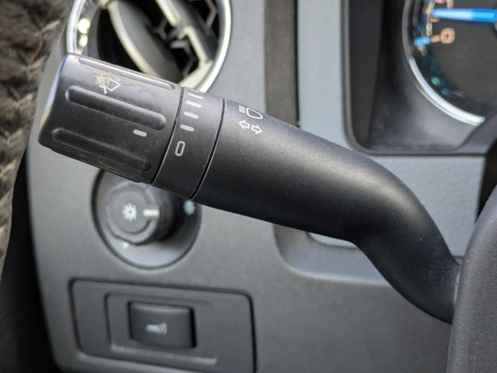 2014 Ford F-150 2WD SuperCrew 5-1/2 Ft Box XLT