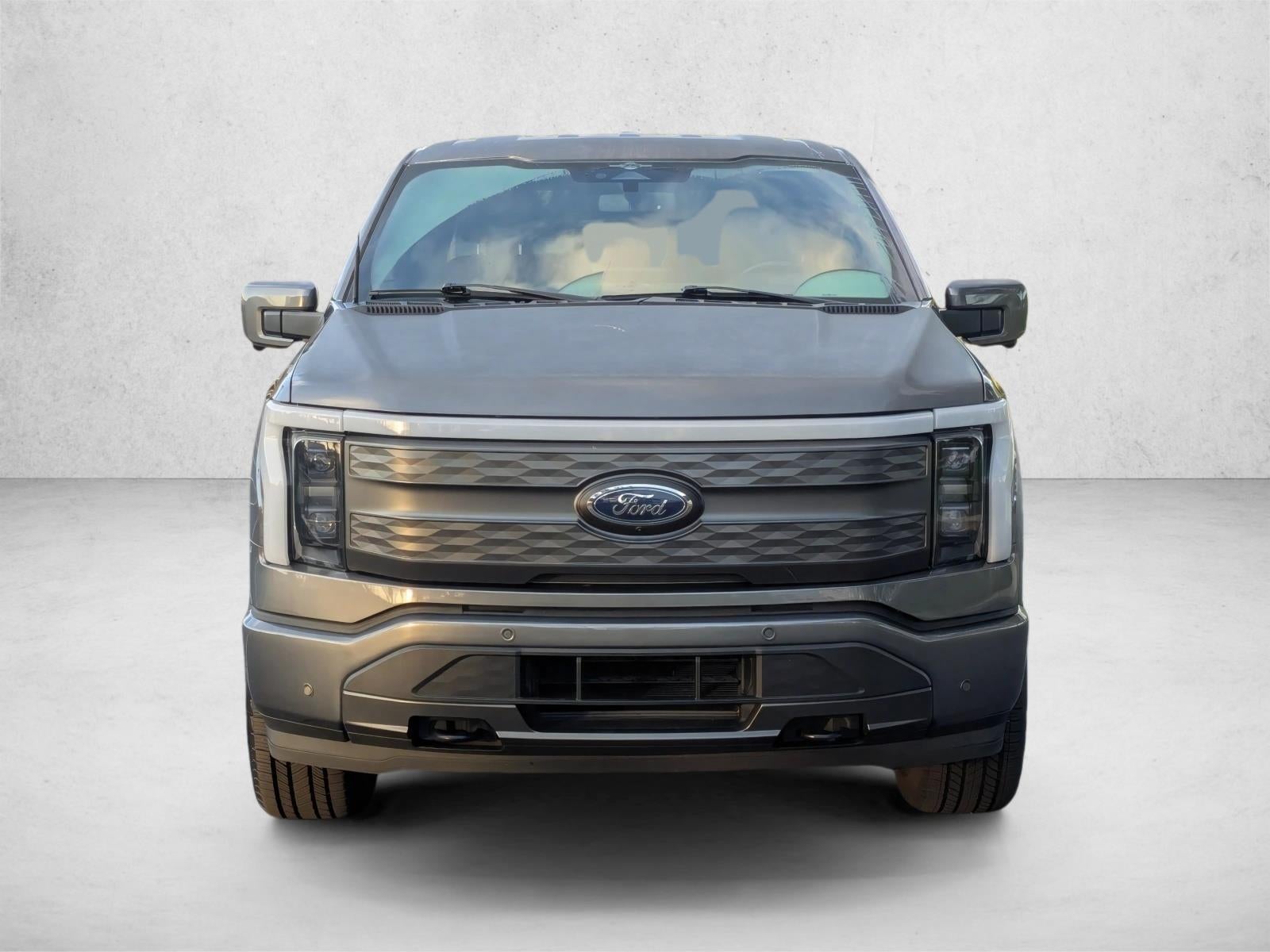 2023 Ford F-150 Lightning LARIAT 4WD SuperCrew 5.5' Box