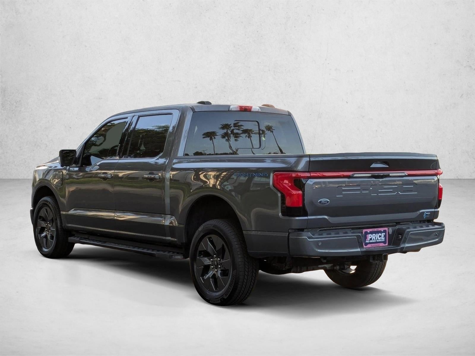 2023 Ford F-150 Lightning LARIAT 4WD SuperCrew 5.5' Box