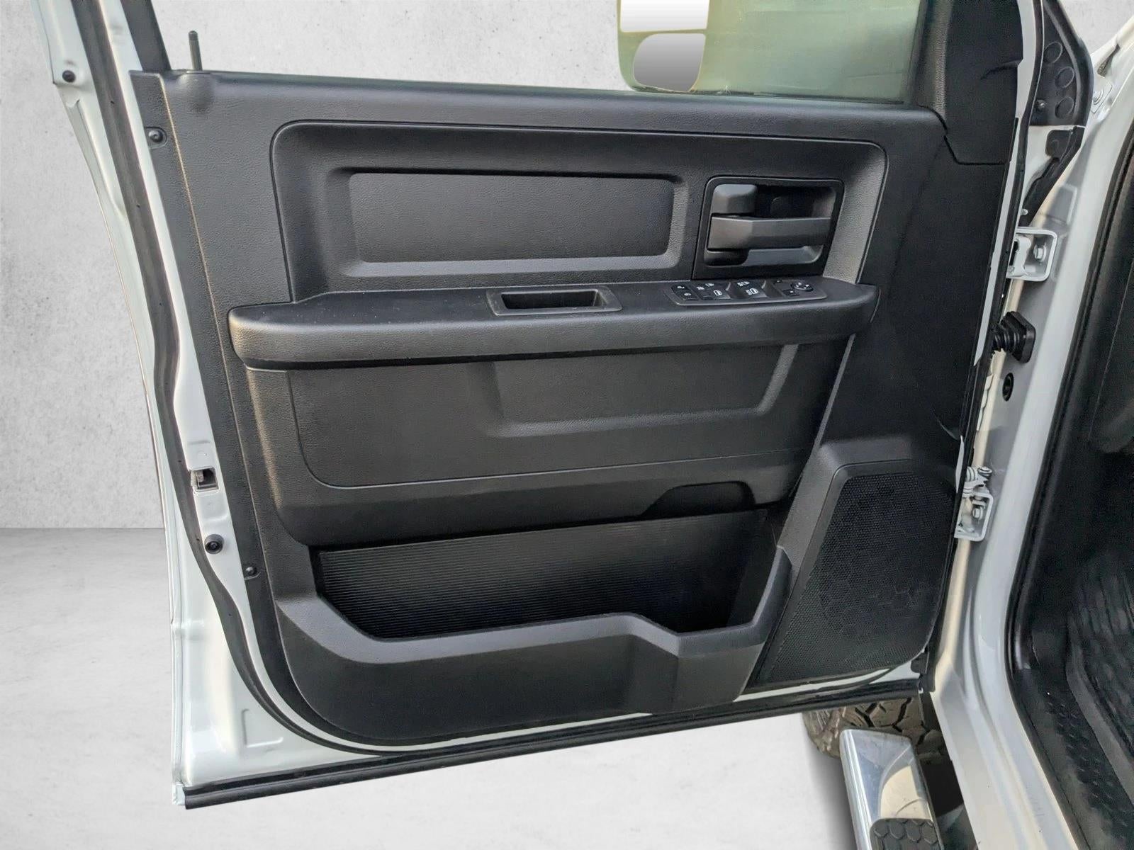 2022 RAM 3500 Tradesman 4x4 Crew Cab 8' Box