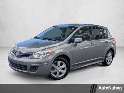 2011 Nissan Versa 5dr HB I4 CVT 1.8 SL