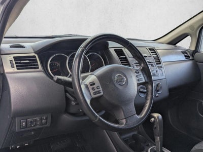 2011 Nissan Versa 5dr HB I4 CVT 1.8 SL