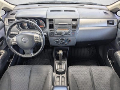2011 Nissan Versa 5dr HB I4 CVT 1.8 SL