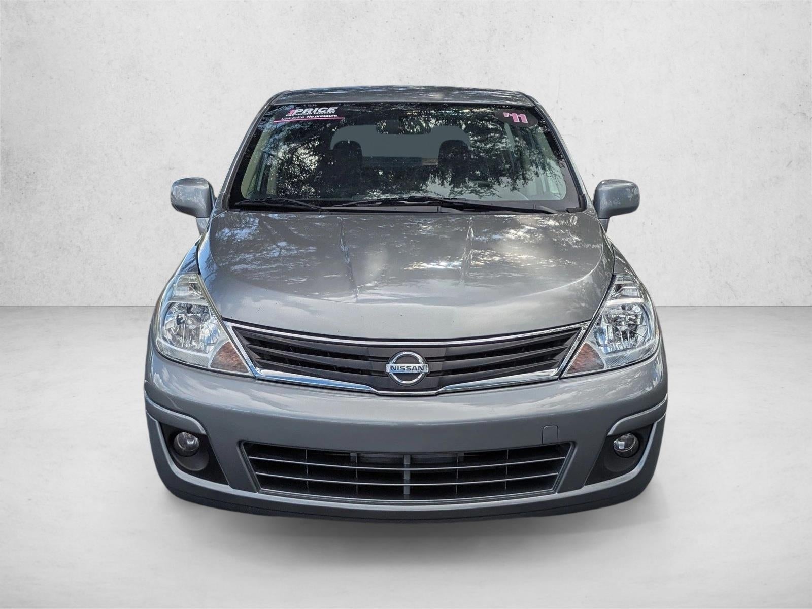 2011 Nissan Versa 5dr HB I4 CVT 1.8 SL