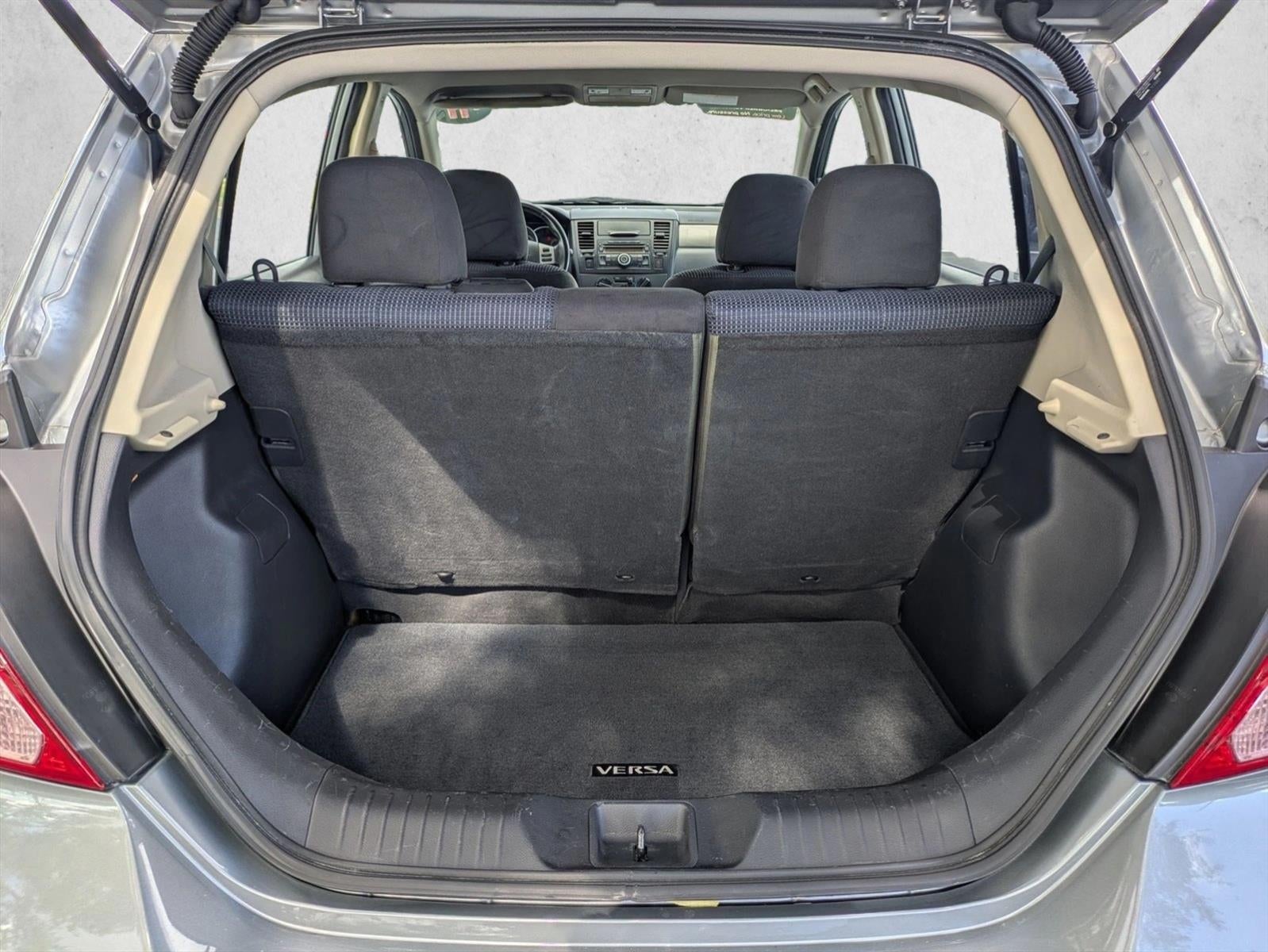 2011 Nissan Versa 5dr HB I4 CVT 1.8 SL