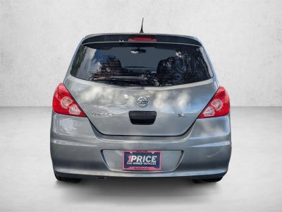 2011 Nissan Versa 5dr HB I4 CVT 1.8 SL