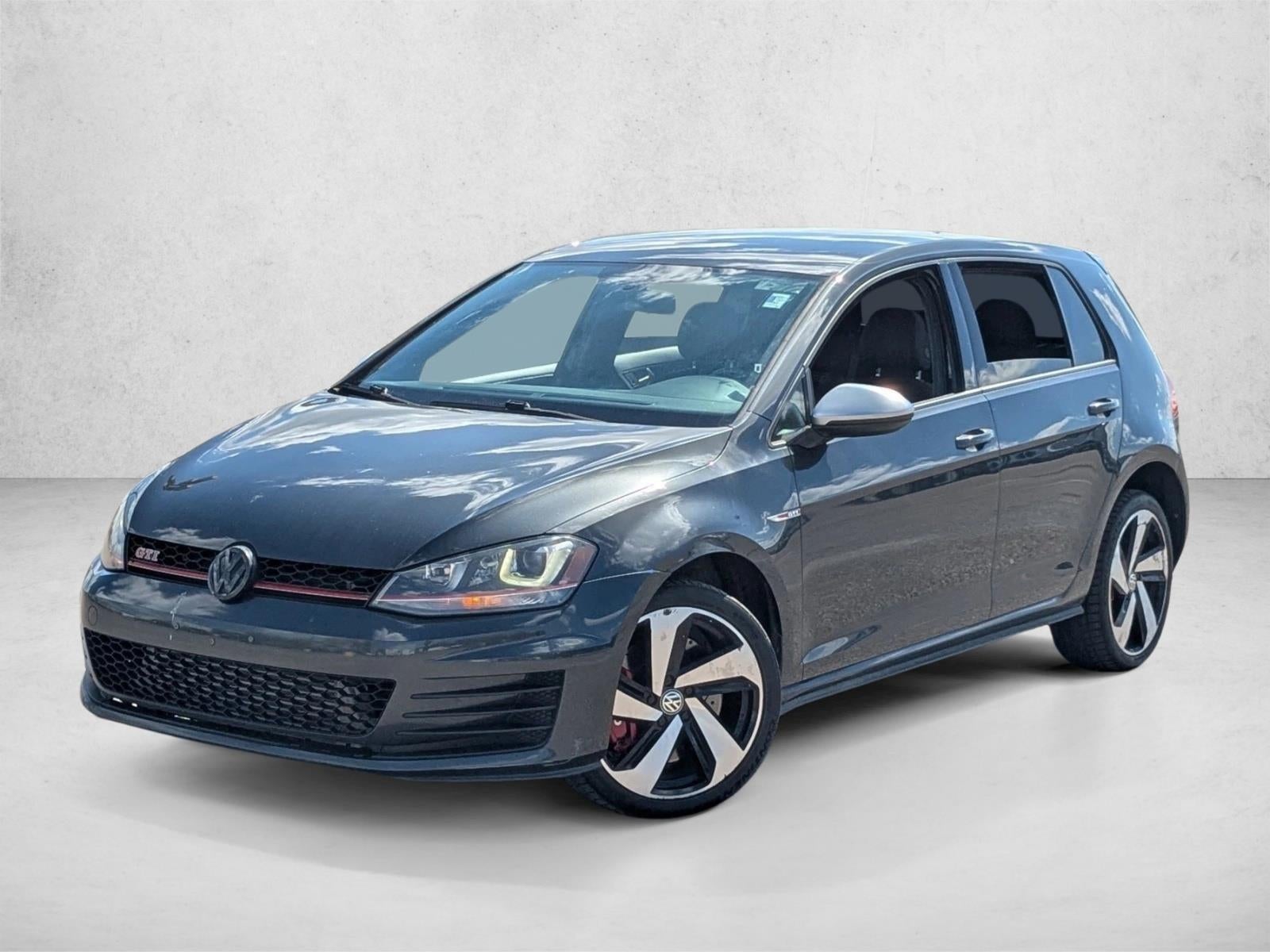 2017 Volkswagen Golf GTI 2.0T 4-Door Sport DSG