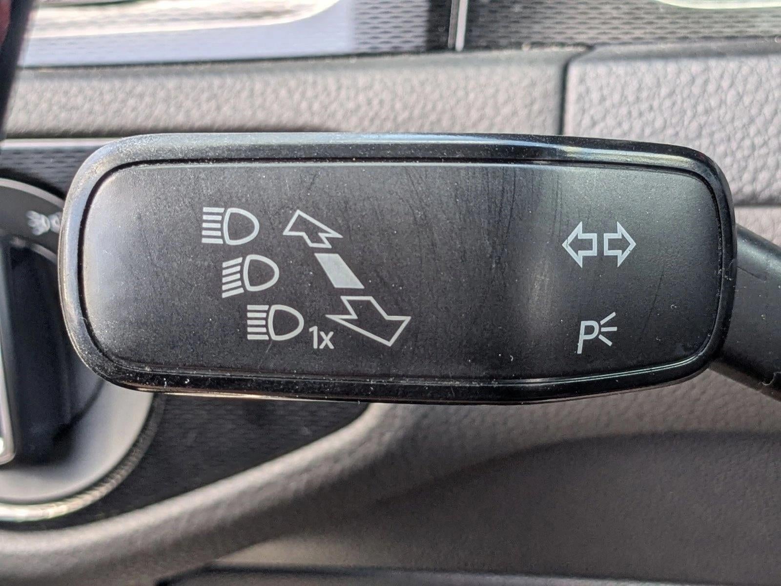 2017 Volkswagen Golf GTI 2.0T 4-Door Sport DSG