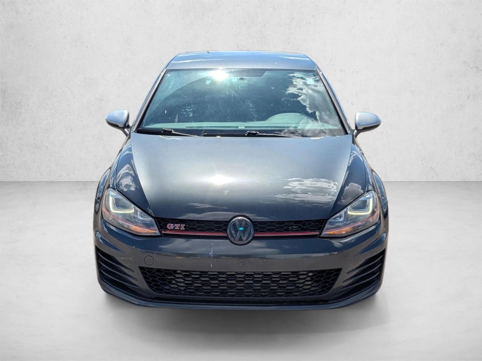 2017 Volkswagen Golf GTI 2.0T 4-Door Sport DSG