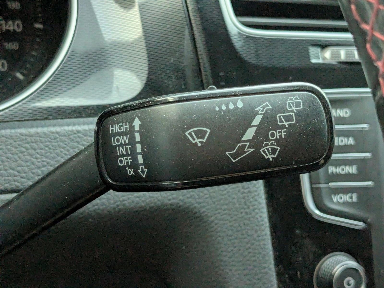 2017 Volkswagen Golf GTI 2.0T 4-Door Sport DSG