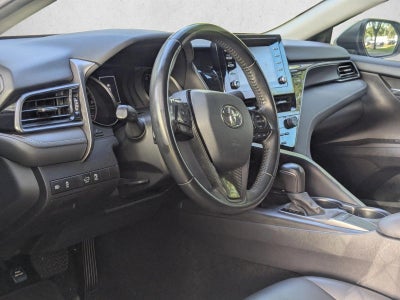 2022 Toyota Camry SE Auto (SE)