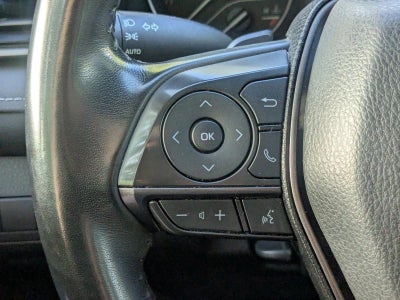 2022 Toyota Camry SE Auto (SE)