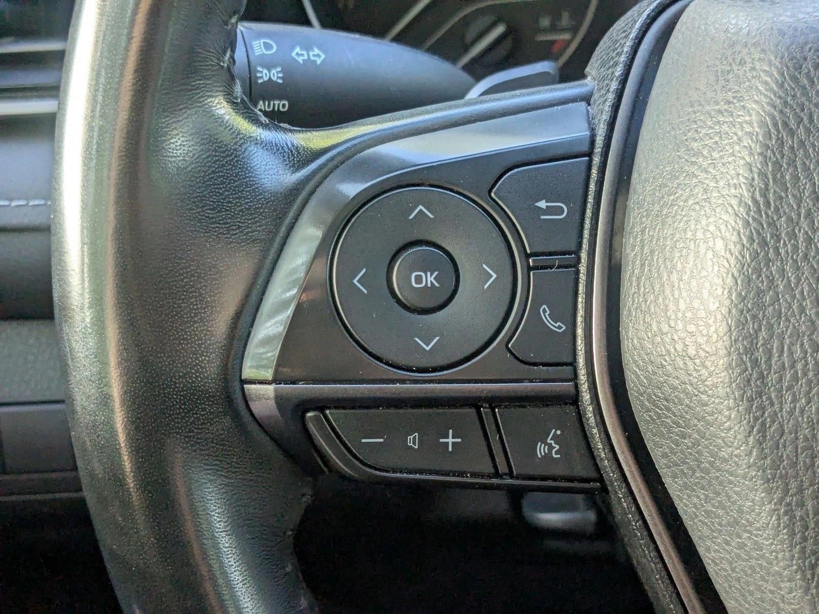 2022 Toyota Camry SE Auto (SE)