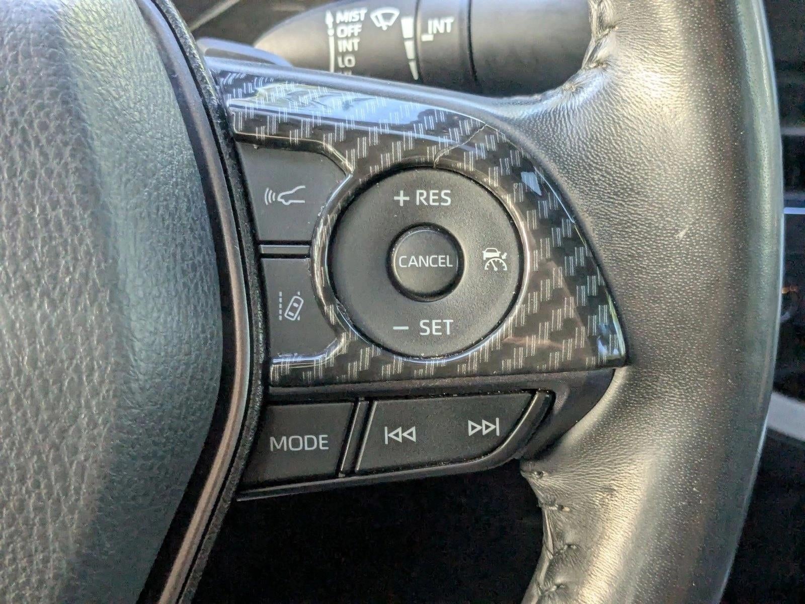 2022 Toyota Camry SE Auto (SE)
