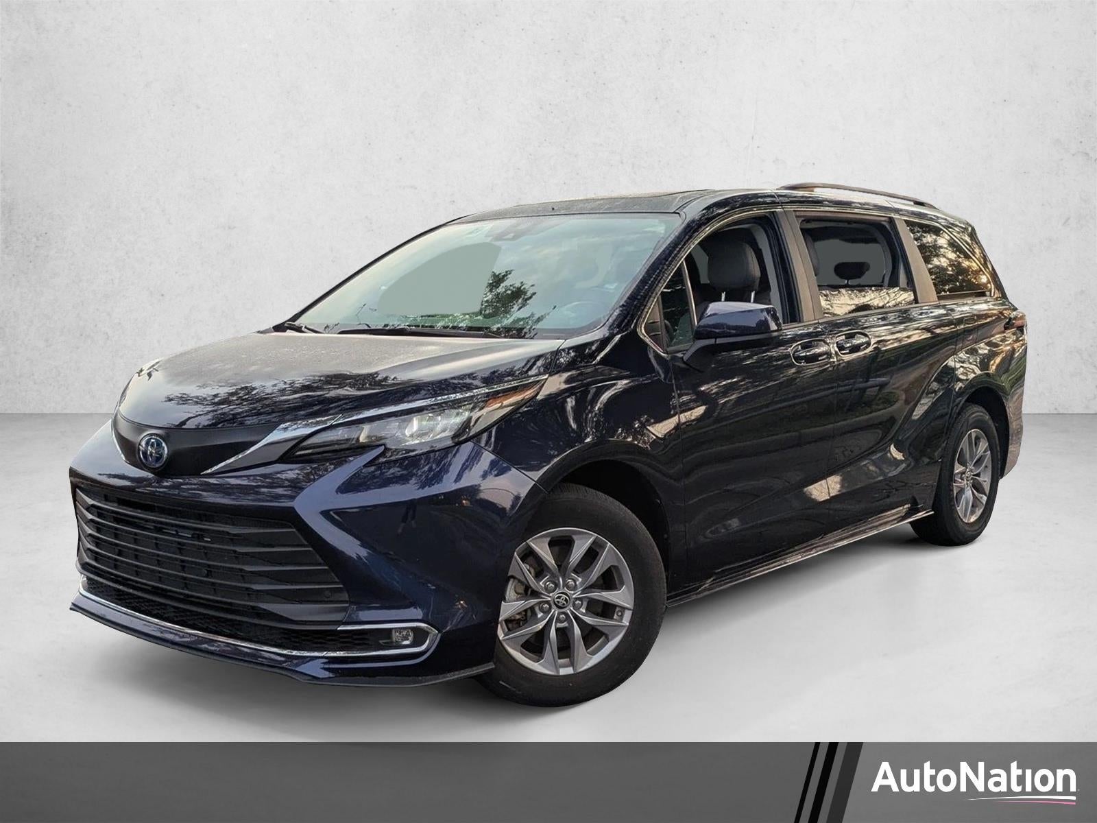 2024 Toyota Sienna XLE FWD 8-Passenger (Natl)